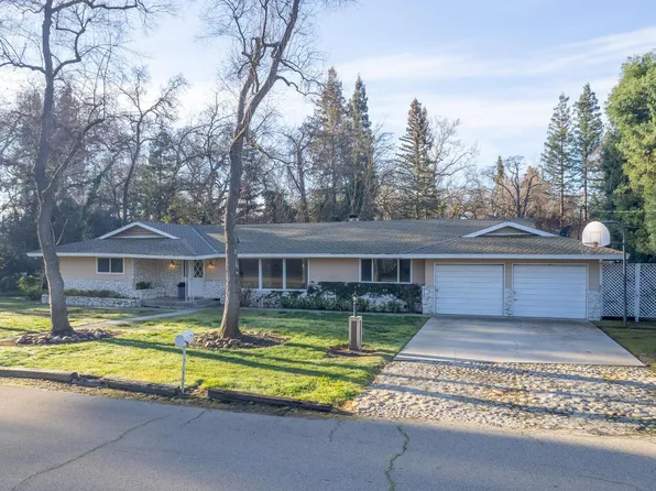 706 Trout Lake Dr, Sanger, CA 93657