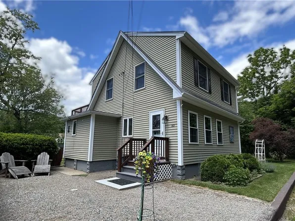 50 Brookdale Ave, Cranston, RI 02921
