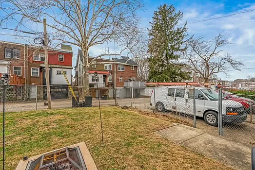 5436 Woodcrest Ave #B — Photo 11
