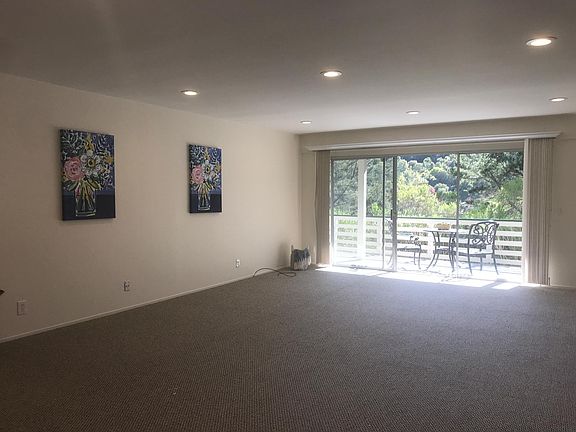 3rd image of 131 Ascot Ct APT 1