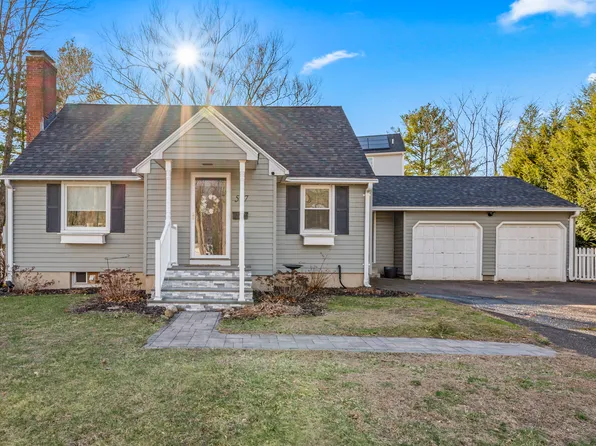 577 Maple Hill Avenue, Newington, CT 06111