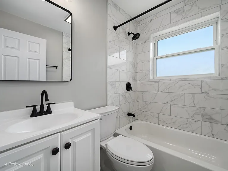 5615 N Mozart St #3B — Photo 11