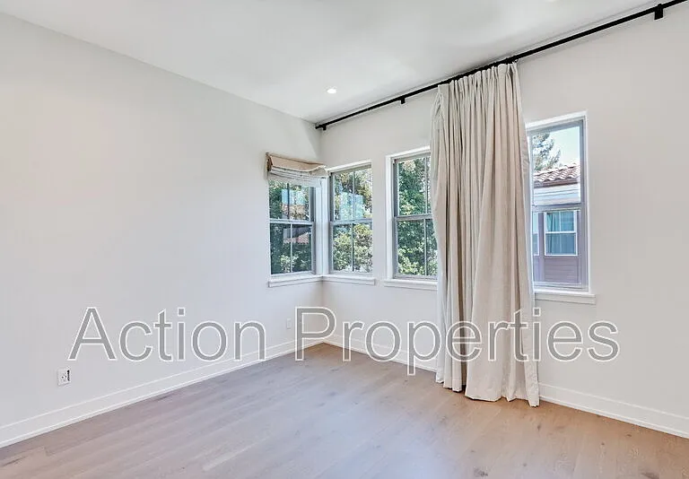 2388 Toledo Ter — Photo 13
