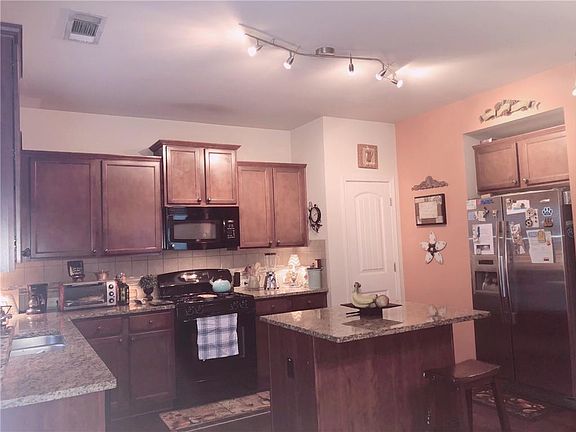 5th image of 541 Collingsworth Ln