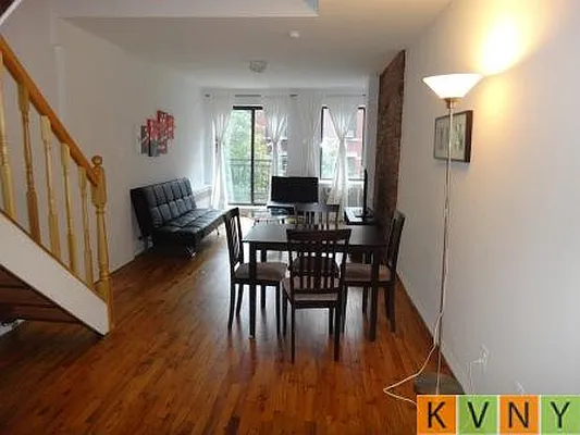 Rented by KVNY Soho | media 50