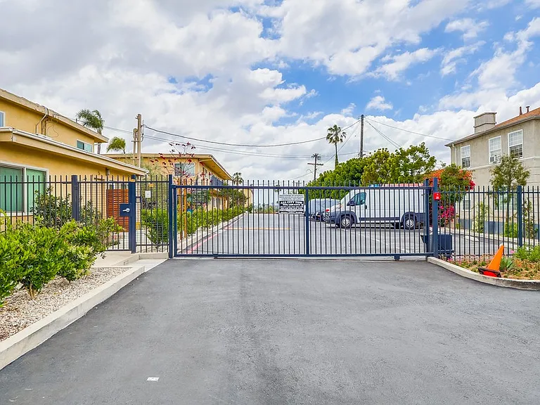 3528 W Adams Blvd — Photo 14