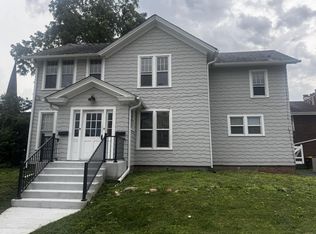 105 University St, Harvard, IL 60033