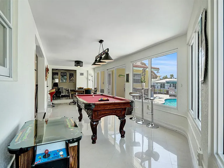 2051 Coral Reef Dr — Photo 21