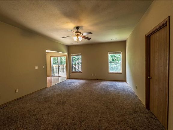 2nd image of 5 Grampian Dr