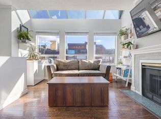 3721 Delbrook Ave #309, North Vancouver, BC