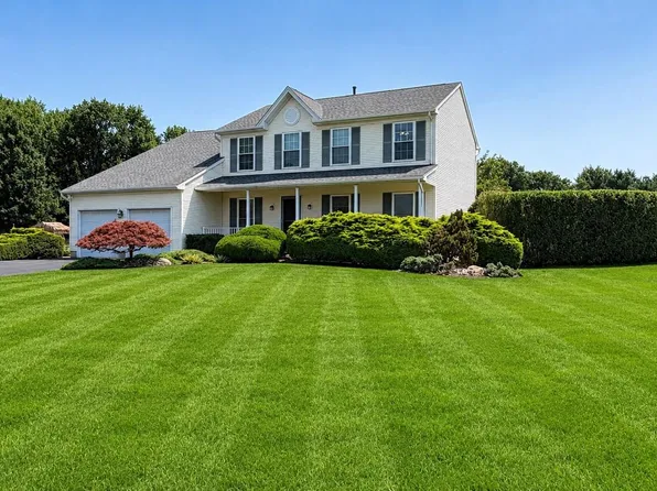 4 Acacia Ave, Robbinsville, NJ 08691