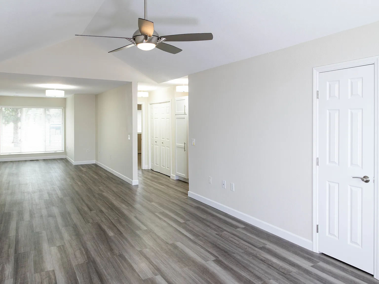 2 bed, 1204 sqft, $2,534 — Photo 4