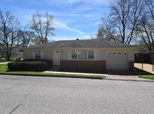 1111 Friendly Dr, Saint Louis, MO