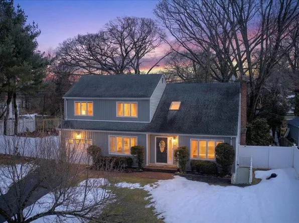 111 Aspen Road, Kings Park, NY 11754