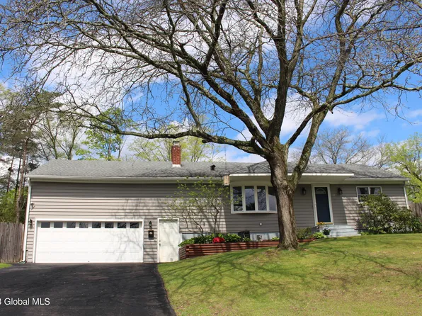 12 Drawbridge Drive, Guilderland, NY 12203