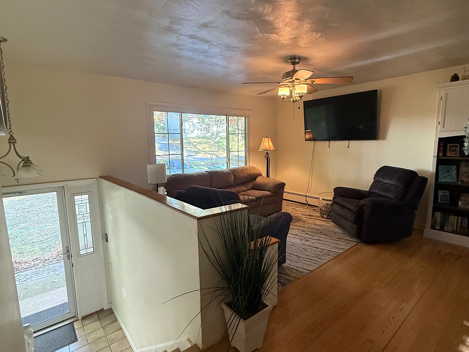 4 bed, 2653 sqft, $3,200 — Photo 3