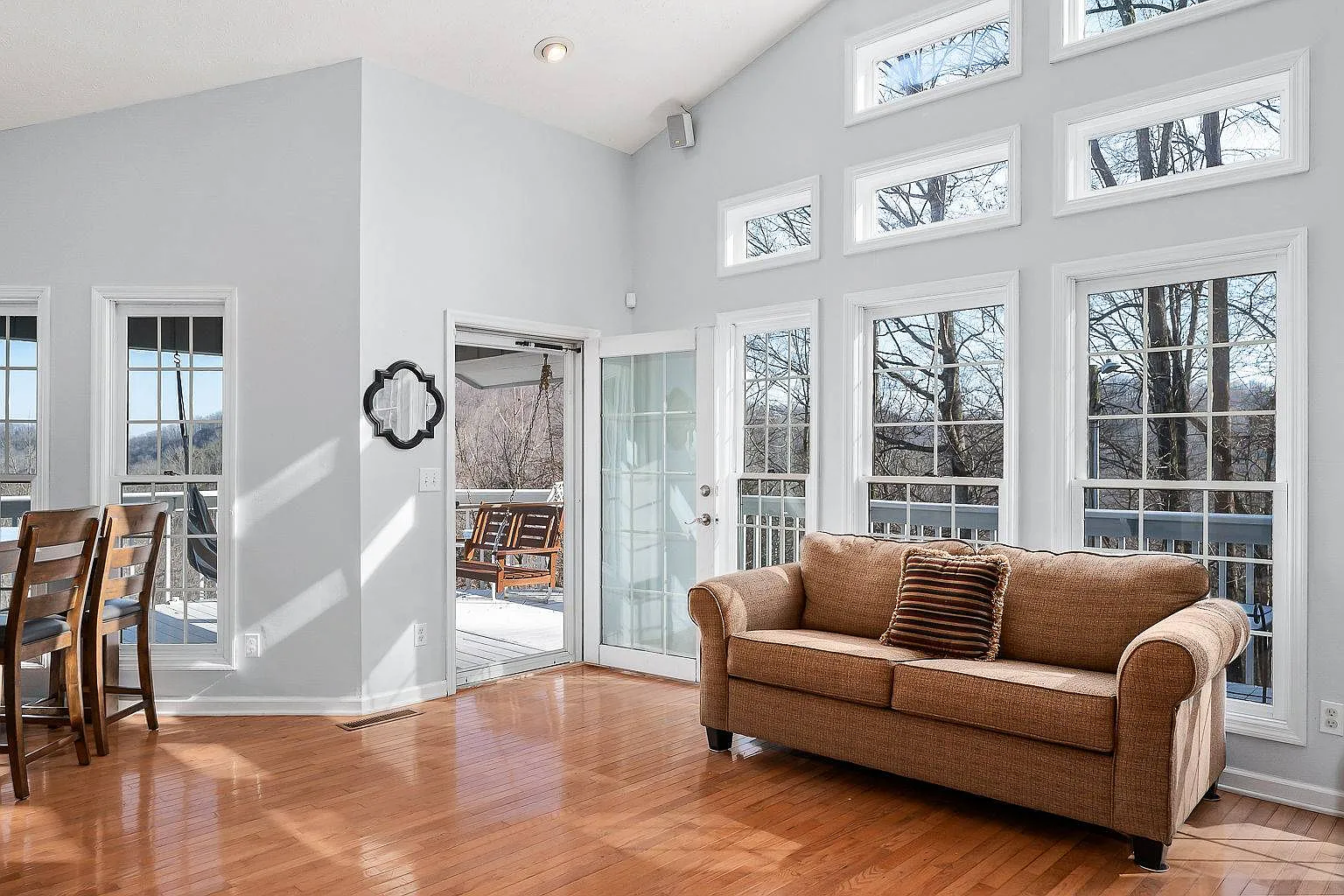 3 bed, 2086 sqft, $3,900 — Photo 4