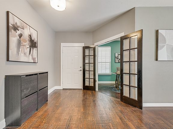 3rd image of 2808 Grandview Dr