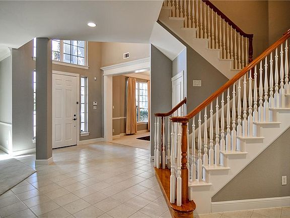 3rd image of 608 Indian Paintbrush Way