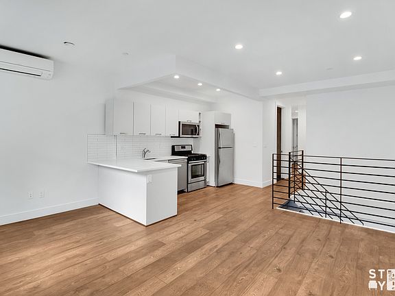 2nd image of 1010 Fulton St #1L