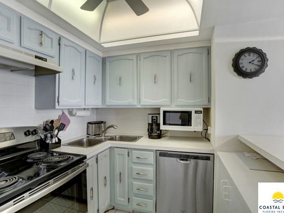 3rd image of 180 Seaview Ct APT 202