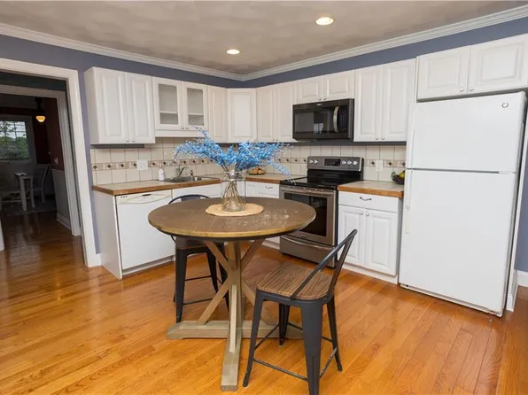 2799 Pawtucket Ave, East Providence, RI 02914