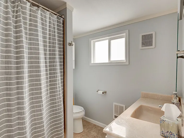 1286 Rainier Ln — Photo 18