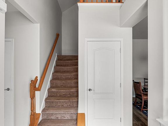 5th image of 135 Paisley Pl