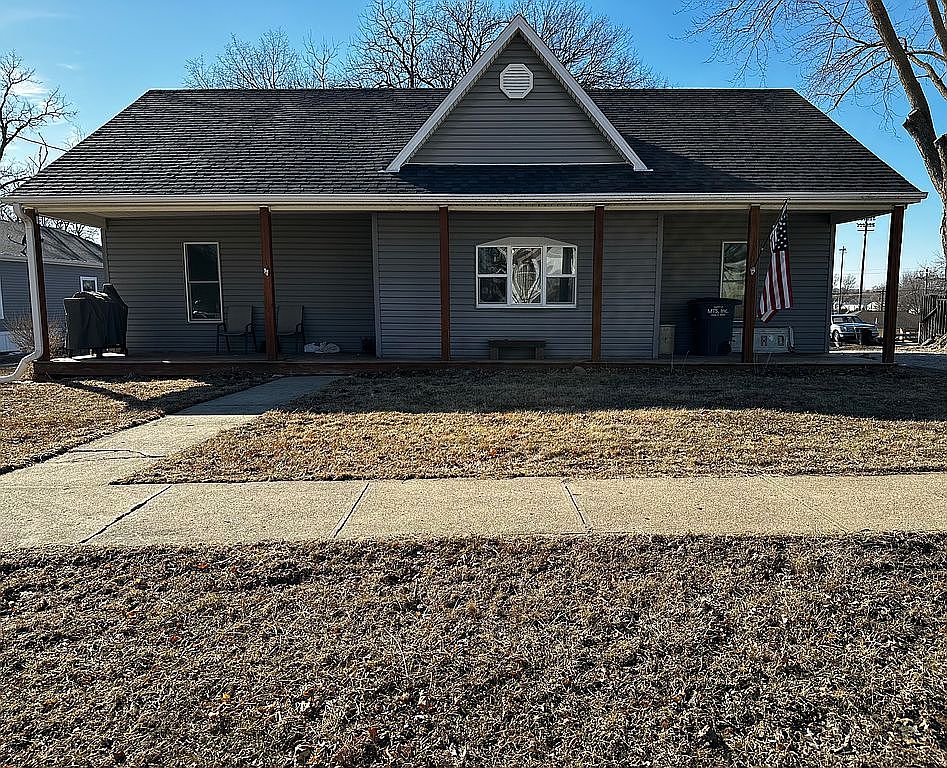 205 S Carthage St, Exira, IA 50076 Zillow