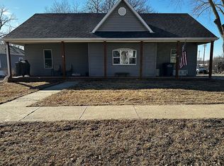 205 S Carthage St, Exira, IA 50076