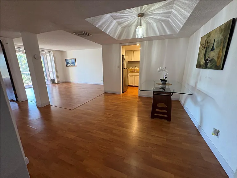 3670 Inverrary Dr #3B — Photo 9