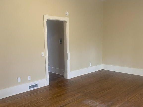 5th image of 144 Gibbs St #1