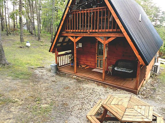 2nd image of 441 Whippoorwill Ln