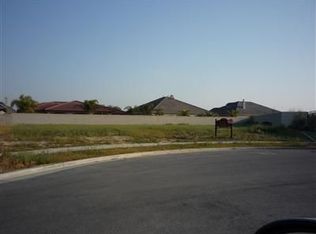 10904 Hartland St, Bakersfield, CA 93312