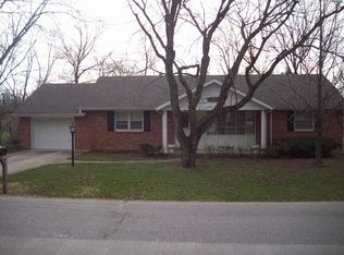 606 Ponderosa Dr, Macon, MO 63552