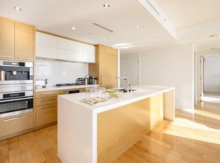 667 Howe St #3001, Vancouver, BC V6C 0B5
