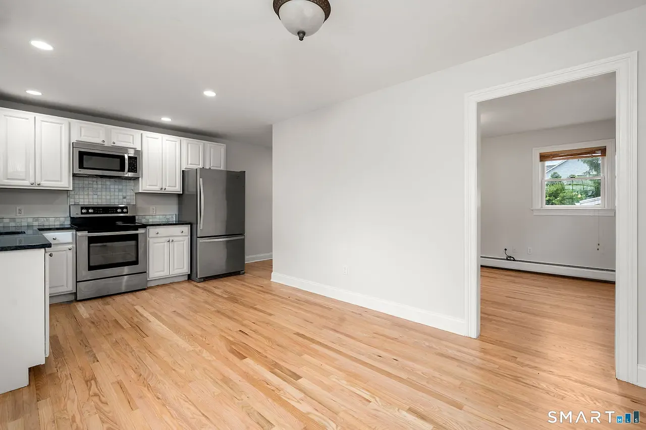 2 bed, 1.5 bath, 1000 sqft, $3,500 — Photo 4