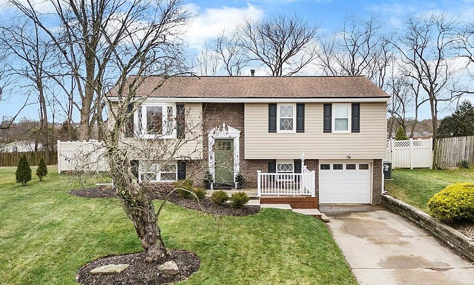 1st image of 108 Brookston Dr