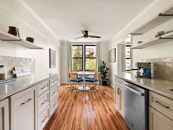 3rd image of 330 Lenox Rd APT 4E