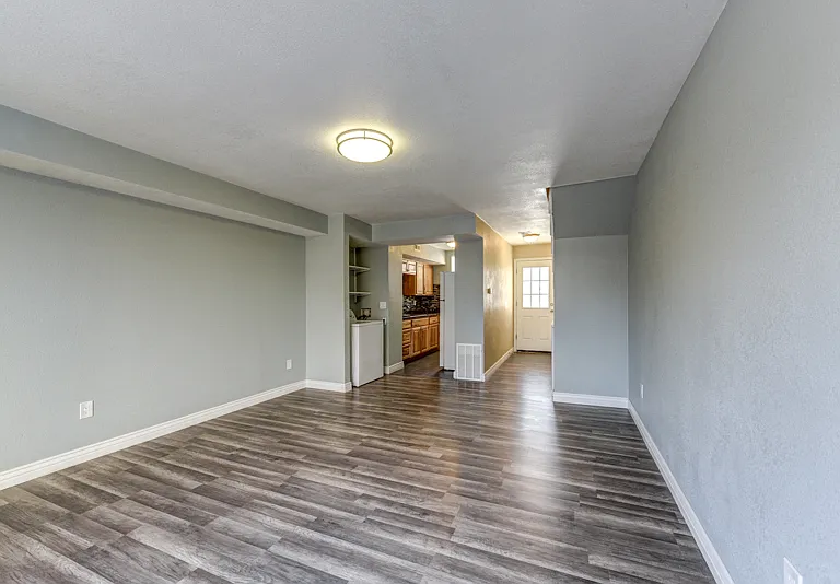 1075 Sir Galahad Dr — Photo 7