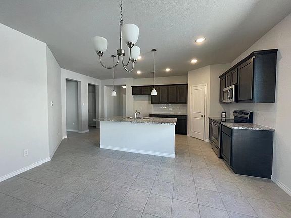 3rd image of 10508 Summer Place Ln