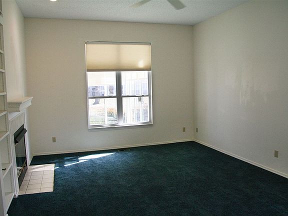3rd image of 600 E Winslow Farm Dr