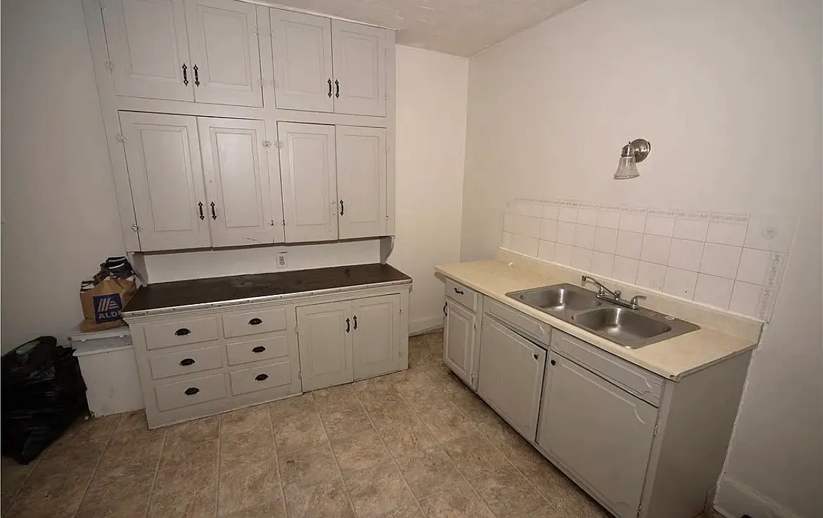 2 bed, 1400 sqft, $1,050 — Photo 4
