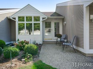 821 Clarewood Ct, Holland, MI 49423