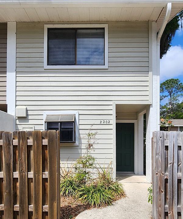 1st image of 2202 SW 39th Dr