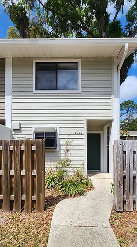 2202 SW 39th Dr Photo 1