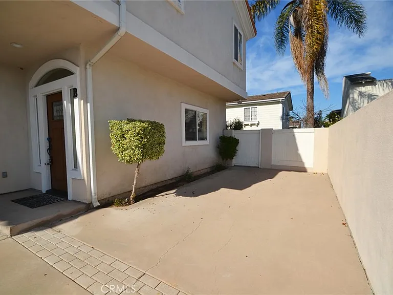 2203 Harriman #B — Photo 20