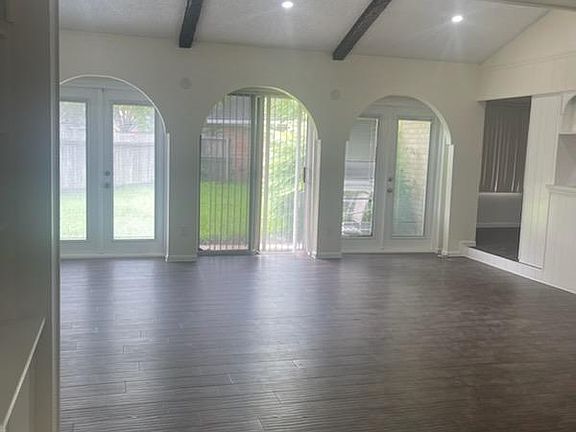 2nd image of 103 Bluebonnet St