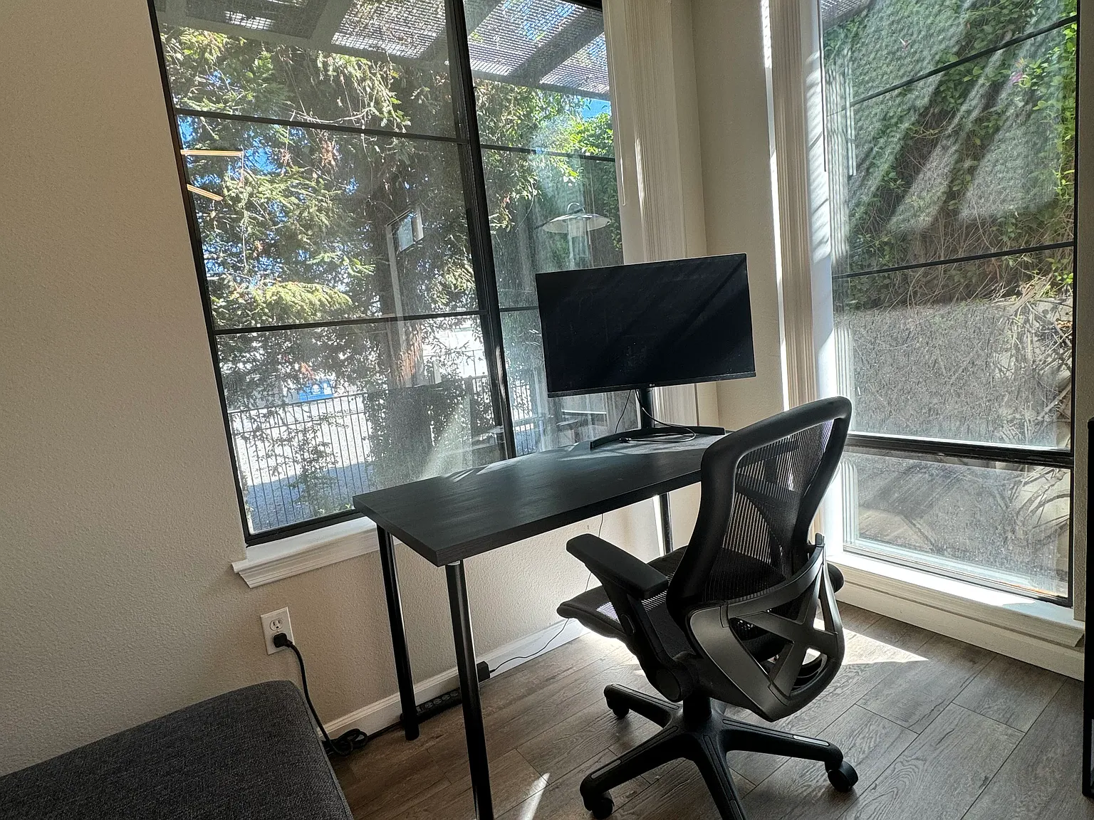 3 bed, 1100 sqft, $1,600 — Photo 2