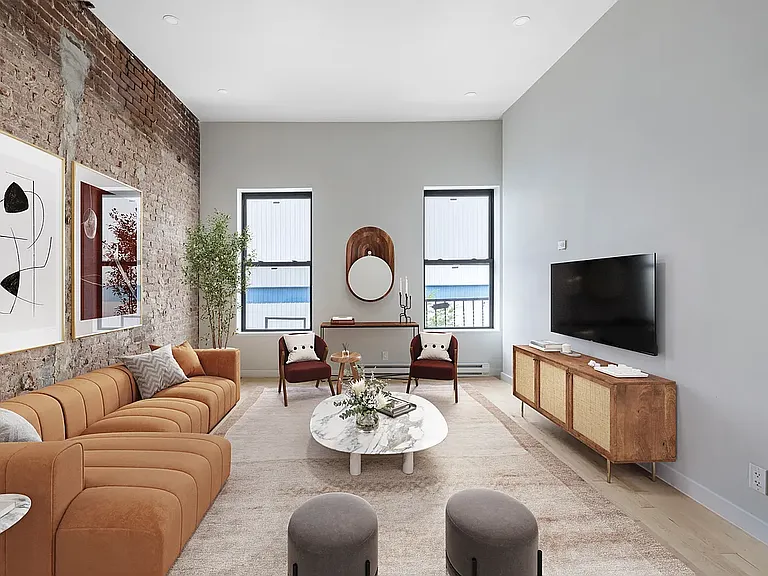 53 Kent Ave #2F — Photo 1